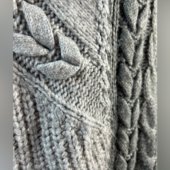 Vera Wang Women's Gray Cable Knit Turtleneck Sweater - Picture 9 of 12